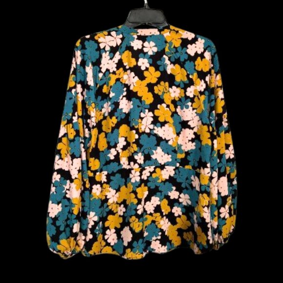 NWOT CAbi Favorite Blouse Top 4158 Slim Fit Bishop Sleeves SZ Large - Picture 8 of 14